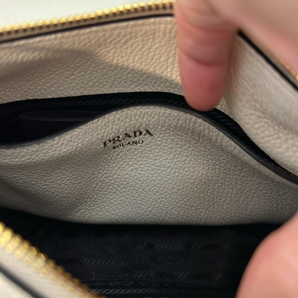PRADA BAG - Picture 4 of 5